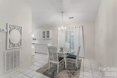 477 14th Avenue Drive NE, Hickory, NC 28601 - Photo 6