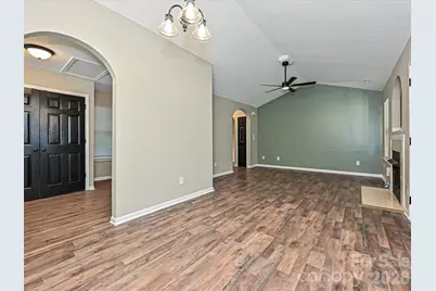4621 Victory Lane, Charlotte, NC 28269 - Photo 4