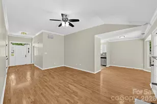 9210 Rotherham Ln, Charlotte, NC 28216 - Photo 6
