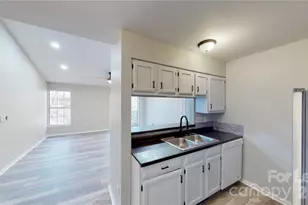 9617 Vinca Cir, Charlotte, NC 28213 - Photo 4
