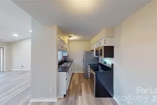9617 Vinca Cir, Charlotte, NC 28213 - Photo 2