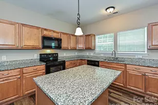 8318 Rockmoor Ridge Rd, Charlotte, NC 28215 - Photo 14