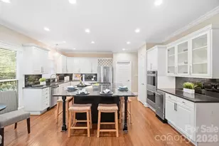 7425 Seton House Ln, Charlotte, NC 28277 - Photo 18