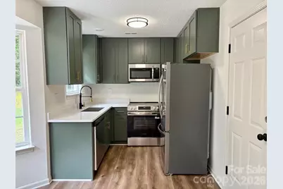 3024 Westwinds Court, Charlotte, NC 28214 - Photo 2