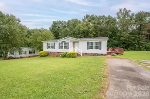 2224 Sterling Ridge Dr, Newton, NC 28658 - Photo 4
