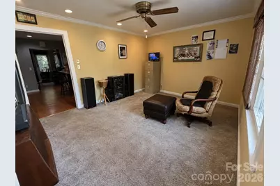 4711 Summit Avenue #4, Greensboro, NC 27405 - Photo 4
