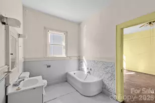 1011 Ashe Ave NW, Lenoir, NC 28645 - Photo 14