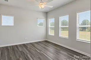6518 Harlech St, Charlotte, NC 28269 - Photo 16