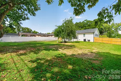 3001 Dalecrest Drive, Charlotte, NC 28269 - Photo 8