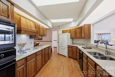 244 Mountain Valley Drive, Hendersonville, NC 28739 - Photo 12
