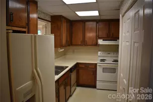 75 Laurelwood Dr, Marion, NC 28752 - Photo 10