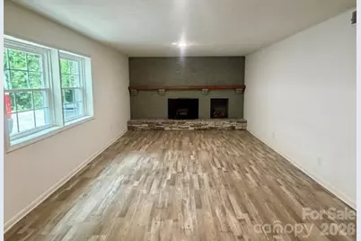 845 Cherokee Place SW, Lenoir, NC 28645 - Photo 6