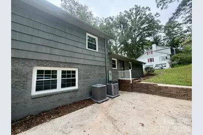 845 Cherokee Place SW, Lenoir, NC 28645 - Photo 4