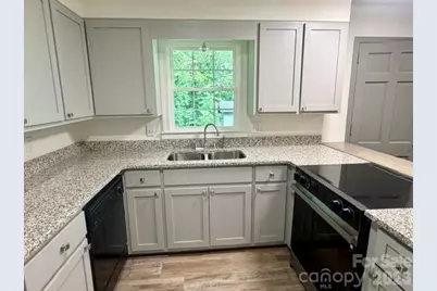 845 Cherokee Place SW, Lenoir, NC 28645 - Photo 12