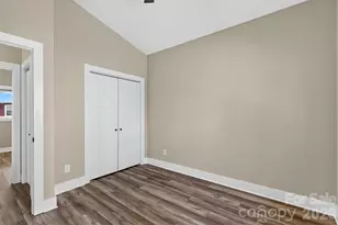 211 Hanover St, Asheville, NC 28806 - Photo 14