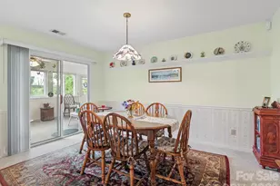 300 Dellford Ct, Hendersonville, NC 28792 - Photo 14