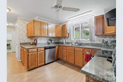 300 Dellford Court, Hendersonville, NC 28792 - Photo 8