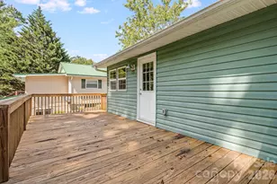 1015 Mountain View St, Hendersonville, NC 28739 - Photo 24