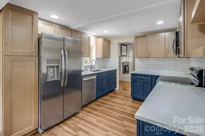 1015 Mountain View Street, Hendersonville, NC 28739 - Photo 14