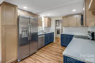 1015 Mountain View St, Hendersonville, NC 28739 - Photo 14
