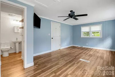 1015 Mountain View Street, Hendersonville, NC 28739 - Photo 10