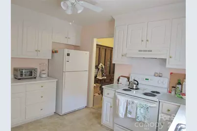 2514 Oxford Circle, Lancaster, SC 29720 - Photo 6