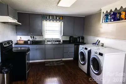 3828 Plainview Road, Charlotte, NC 28208 - Photo 8