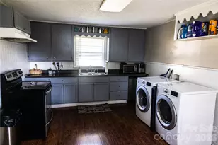 3828 Plainview Rd, Charlotte, NC 28208 - Photo 8