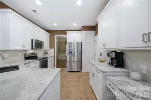 637 Falls Creek Ct, Fort Mill, SC 29715 - Photo 12