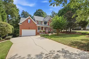 637 Falls Creek Ct, Fort Mill, SC 29715 - Photo 2
