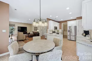 637 Falls Creek Ct, Fort Mill, SC 29715 - Photo 10