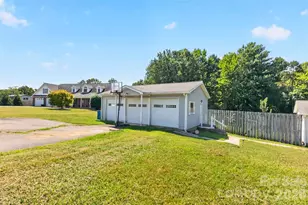 455 Hubbard Rd, Hickory, NC 28601 - Photo 4