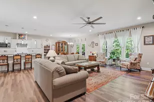 168 Willow Pl Cir, Hendersonville, NC 28739 - Photo 4