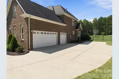6671 Fox Ridge Circle, Davidson, NC 28036 - Photo 2