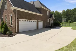 6671 Fox Ridge Cir, Davidson, NC 28036 - Photo 2