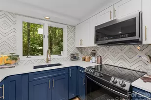 16 Cedarwood Dr, Asheville, NC 28803 - Photo 6