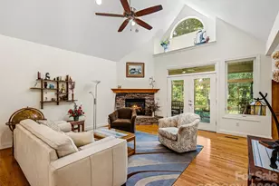 151 Shadowleaf Dr, Hendersonville, NC 28739 - Photo 16