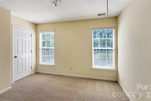 9334 Arbor Creek Dr, Charlotte, NC 28269 - Photo 12