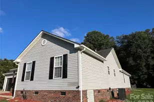1129 Lyndsey Brooke Ct, Lincolnton, NC 28092 - Photo 6
