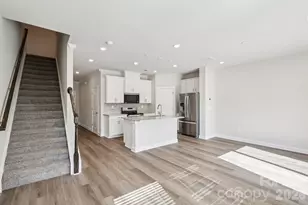 8017 Hidden Spgs Trl, Charlotte, NC 28216 - Photo 4