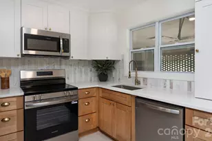 6400 Elmwood Cir, Charlotte, NC 28214 - Photo 12
