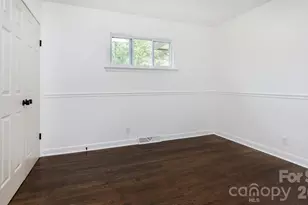 6400 Elmwood Cir, Charlotte, NC 28214 - Photo 14