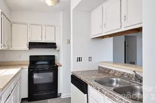 8032 Tremaine Ct, Charlotte, NC 28227 - Photo 8