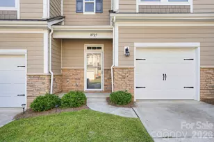 8727 Harris Lake Ln, Charlotte, NC 28269 - Photo 2