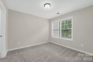 8727 Harris Lake Ln, Charlotte, NC 28269 - Photo 12