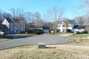 6611 Flat Creek Dr, Charlotte, NC 28277 - Photo 2