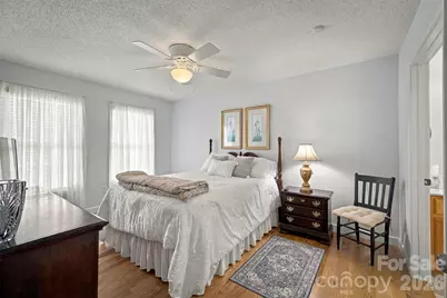 1211 Wexford Village Circle NE, Lenoir, NC 28645 - Photo 4