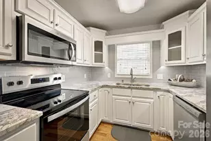 1211 Wexford Village Cir NE, Lenoir, NC 28645 - Photo 2