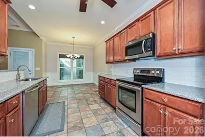 2715 Lakeview Circle, Matthews, NC 28105 - Photo 18
