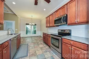 2715 Lakeview Cir, Matthews, NC 28105 - Photo 18
